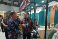 Sekda Soma Atmaja saat sidak di Kantor Disdukcapil Kabupaten Tangerang, Kamis 2 Januari 2025