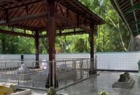 Makam Syech Mansurudin Cikadueun Banten