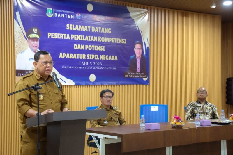 Pj Gubernur A Damenta saat membuka acara