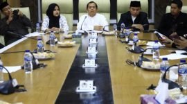 Ketua Dewan Pendidikan Kabupaten Tangerang Mas Iman Kusnandar bersama jajarannya menyuarakan usulan Bahasa Daerah dimasukan kurikulum SD dan SMP Tahun Pelajaran 2024/2025