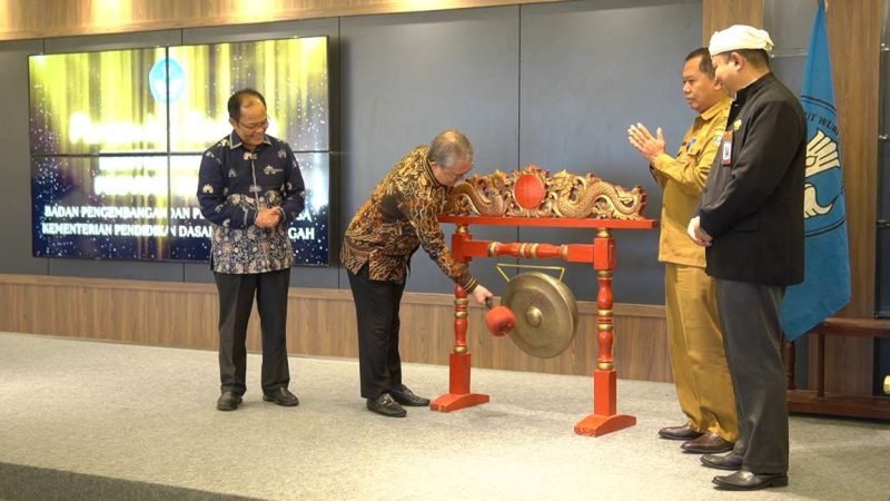 Gedung tiga lantai ini diresmikan oleh Kepala Badan Pengembangan dan Pembinaan Bahasa, E. Aminuddin Aziz, pada Senin, 30 Desember 2024
