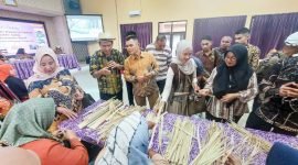 Dewan Kerajinan Nasional Daerah (Dekranasda) Kabupaten Solok, Provinsi Sumatra Barat, berkunjung ke Kecamatan Jambe, Kabupaten Tangerang, Selasa (18/2/2025)