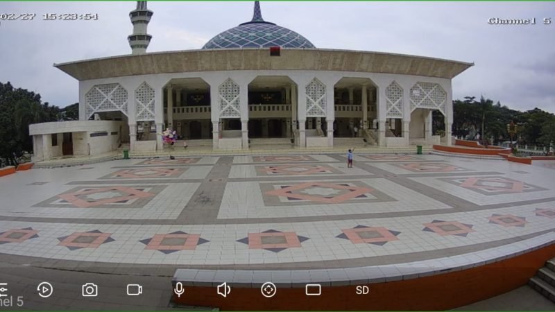 Jelang Ramadhan 1446 H pengurus DKM melakukan penataan Masjid Agung Al Amjad masjid kebanggaan warga Kabupaten Tangerang 