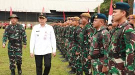 PJ Bupati Tangerang bersama Dandim 0510/Tkr keliling melihat kesiapan pasukan TMMD di Lapangan Desa Bantar Panjang Kecamatan Tigaraksa, Rabu (19/02/2025)