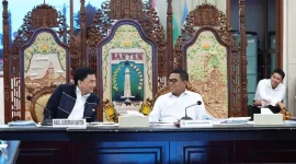 Gubernur Banten Andra Soni bersama Wakil Gubernur Banten Dimyati Natakusumah (Dokumentasi Pemprov Banten)