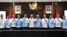 Usai pertemuan berpose bersama Ketua KPK dan jajarannya bersama Kepala BGN dan jajarannya
