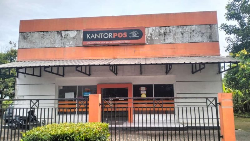 Kantor Pos Tigaraksa yang berlokasi diarea Puspemkab Tangerang terkait Operasi Pasar Murah pada Ramadhan ini petugasnya menyatakan belum mendapat kiriman barang dari pusat, Jumat (7/3/2025)
