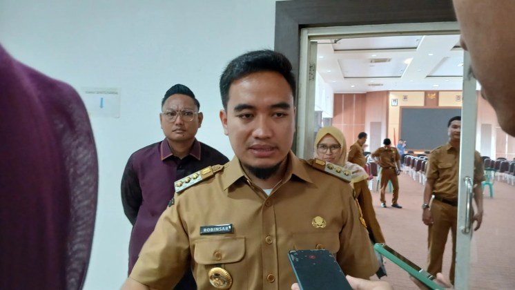 Walikota Cilegon Robinsar 