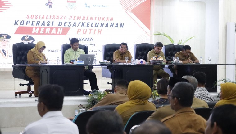 Bupati Tangerang menegaskan pada bulan Juli 2025 seluruh desa dan kelurahan se-kabupaten harus sudah membentuk Koperasi Desa Merah Putih 