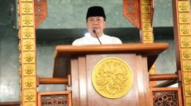 Bupati Tangerang Maesyal Rasyid menyampaikan pidato jelang sholat Idul Fitri 1 Syawal 1446 H di Masjid Agung Al Amjad Tigaraksa, Senin 31 Maret 2025