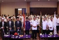Usai acara Bupati Tangerang Maesyal Rasyid berpose bersama dengan jajaran Kafilah MTQ Kabupaten Tangerang 