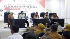 Bupati Tangerang saat memimpin acara Sosialisasi Kopdes Merah Putih yang dihadiri oleh 29 camat, 28 lurah, dan 246 kepala desa se-Kabupaten Tangerang di GSG Pemkab Tangerang pada Selasa (29/04/2025)