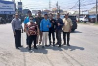 Ketua KNPI Legok bersama jajarannya turun kejalan mengawal implementasi Perbup 12/2022 tentang Jam Operasional Truk Tambang di Jalan Perbatasan Legok Parung Panjang Bogor