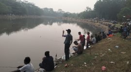 Para Pemancing kecewa ikan emas yang disebar 3 ton di Danau Pemkab Tangerang sulit dipancing 