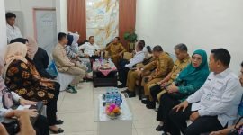 Menteri Kemdukbangga/ BKKBN bersama Bupati Tangerang berdialog dengan stakeholder saat meninjau SPPG dan Luncurkan Pelayanan KB Serentak di Kecamatan Tigaraksa