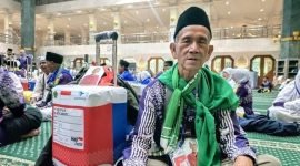 Sukanta (96) Jamaah Haji tertua asal Kecamatan Balaraja Kabupaten Tangerang saat diwawancarai di Masjid Agung Al-Amjad, Kabupaten Tangerang, Banten, Sabtu 10 Mei 2025 (foto ; Tribuntangerang.com) 