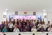 Usai pemaparan, jajaran Pemerintah Kelurahan Kaduagung dan Kecamatan Tigaraksa berpose bersama di Ruang Aula DPMPD Provinsi Banten pada Rabu 11 Juni 2025