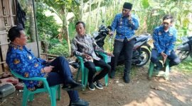 Bupati Tangerang Maesyal Rasyid duduk santai bareng Muhlis Anggota DPRD Banten