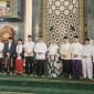 Usai menunaikan Sholat Ied Adha Bupati Tangerang dan Wakil Bupati Tangerang berpose bersama 