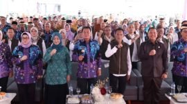 Pada kunjungan Tim Klarifikasi Lomba Desa Tingkat Provinsi Banten di Desa Sodong Kecamatan Tigaraksa Senin (23/06/2025) terlihat Bupati Maesyal dan Wabup Intan semangat hadir