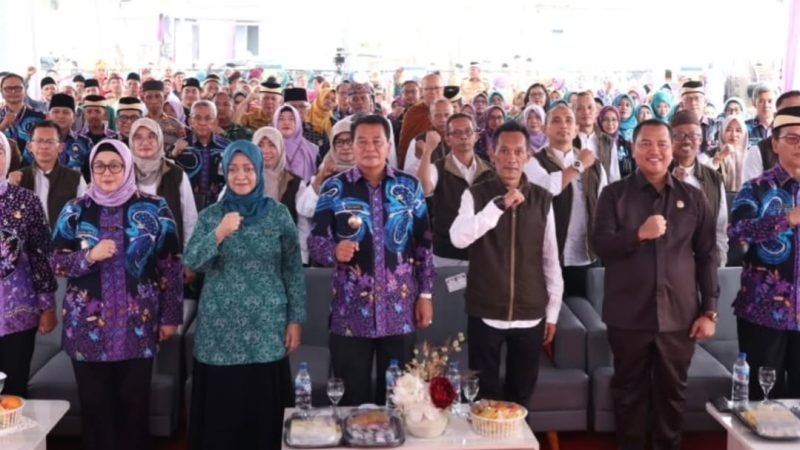 Pada kunjungan Tim Klarifikasi Lomba Desa Tingkat Provinsi Banten di Desa Sodong Kecamatan Tigaraksa Senin (23/06/2025) terlihat Bupati Maesyal dan Wabup Intan semangat hadir