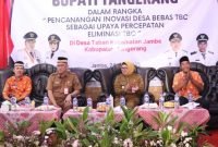 Wakil Bupati Tangerang Intan Nurul Hikmah bersama Kadinkes Muhamad Muchlis hadiri Launching Pencanangan Inovasi Desa Bebas TBC di Desa Taban Kecamatan Jambe Kabupaten Tangerang