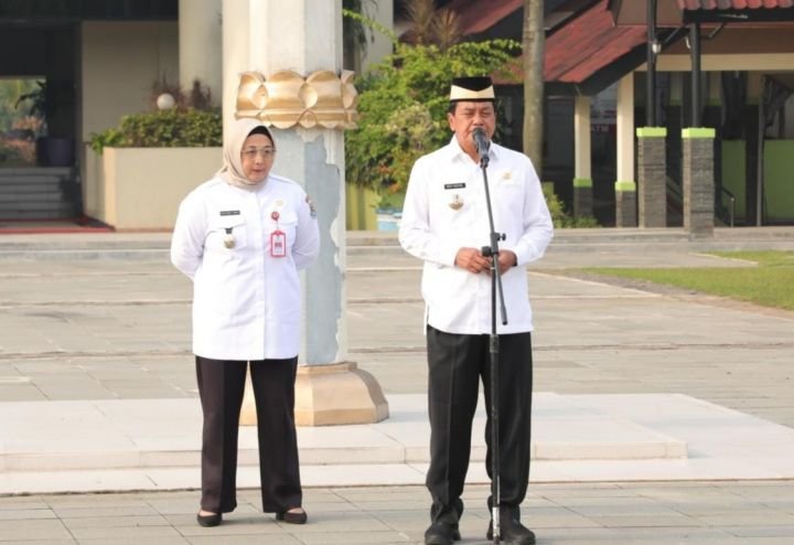 Bupati Tangerang Maesyal Rasyid dan Wakil Bupati Tangerang Intan Nurul Hikmah 