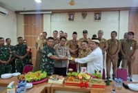 Camat Kelapa Dua Dadang Sudrajat mengunjungi Mapolsek Kelapa Dua dalam rangka Hari Bhayangkara ke-79 Tahun 2025