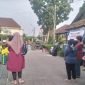 Murid TK Negeri Pertiwi Tigaraksa setiap pagi berbaris sebelum masuk ke ruang kelas disaksikan para orang tuanya yang sengaja mengantar