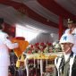 Bupati Tangerang menyerahkan bendera pusaka duplikat kepada Paskibra Kabupaten Tangerang 