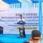 Menteri Imigrasi dan Pemasyarakatan Agus Andrianto menyampaikan sambutan pada seremoni penyaluran ribuan paket sembako di Kecamatan Jambe Kabupaten Tangerang