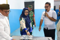 Wakil Bupati Tangerang Intan Nurul Hikmah bersama Kepala Kemenag Kabupaten Tangerang A Baijuri meresmikan Dapur SPPG BGN Yayasan Al Badar Balaraja 