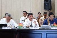 Bupati Tangerang Maesyal Rasyid saat Rakor pemaparan penanganan masalah sampah di Kantor Gubernur Banten 