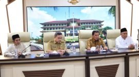 Bupati Tangerang Maesyal Rasyid bersama Sekda Soma Atmaja adakan pertemuan dengan ulama termasuk dengan Ketua MUI Kabupaten Tangerang KH Uwes Nawawi