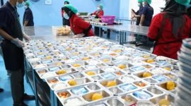 Proses packing makanan di Dapur SPPG MBG (foto ; Antara News Banten)