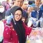 Wabup Tangerang saat melakukan uji lab terhadap sejumlah bahan makanan yang ada di Pasar Gudang Tigaraksa 