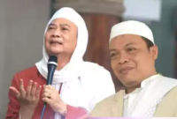 Abah Entoh bersama Kakaknya yaitu Almarhum Abuya Uci Turtusi