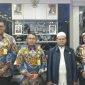 Pengurus MUI Kecamatan Tigaraksa berpose bersama dengan Kepala Pertanahan Yayat Ahadiyat Awaludin diruang kerjanya jelang Raker ke-3 beberapa waktu lalu