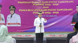 Bupati Tangerang  Moch Maesyal Rasyid 