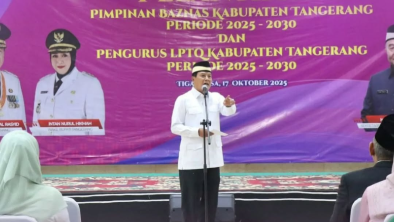 Bupati Tangerang  Moch Maesyal Rasyid 