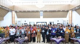 Launching buku Catatan Pinggir untuk Ayah karya Subandi Musbah 