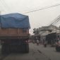 Kendaraan Truk Tambang Tanah berkeliaran pada jam larangan operasional di jalan Raya Cisoka Cikuya beberapa waktu lalu