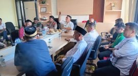 Rapat Koordinasi Forkompimcam Cisoka dipimpin Camat Sumartono dihadiri Sukri Kabid Lalin Dishub Kabupaten Tangerang dan sejumlah tokoh Cisoka yang menyatakan penolakan wilayahnya dilintasi Kendaraan Angkutan Tambang