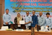 Penyerahan LPJ KORMI Kabupaten Tangerang dari Pimpinan Sidang Tetap kepada Ketua Terpilih Intan Nurul Hikmah