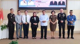 Berpose bersama usai acara 