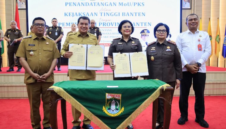 Bupati Tangerang Maesyal Rasyid menandatangani MOU Pelaksanaan Pidana Kerja Sosial bagi pelaku tindak pidana di Kabupaten Tangerang 