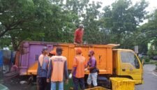 Armada truk angkutan sampah di UPT DLHK Kabupaten Tangerang masih kurang