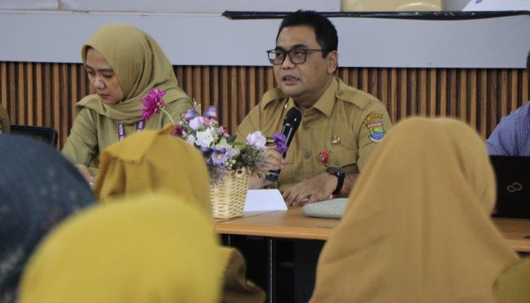 Dadan Gandana Kepala Dinas Pendidikan Kabupaten Tangerang menghadiri acara Sosialisasi Pelaksanaan Tes Kemampuan Akademik (TKA) Jenjang Sekolah Dasar (SD) Tahun 2026 di Aula Kitri Bakti pada Selasa (24/02/2026).