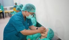 Penanganan medis Operasi Mata Katarak