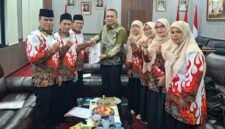 Ketua DPRD Kabupaten Tangerang Muhamad Amud saat menerima audiensi perwakilan guru-guru Madrasah yang tergabung pada PGMM beberapa waktu lalu di ruang kerjanya beberapa waktu lalu